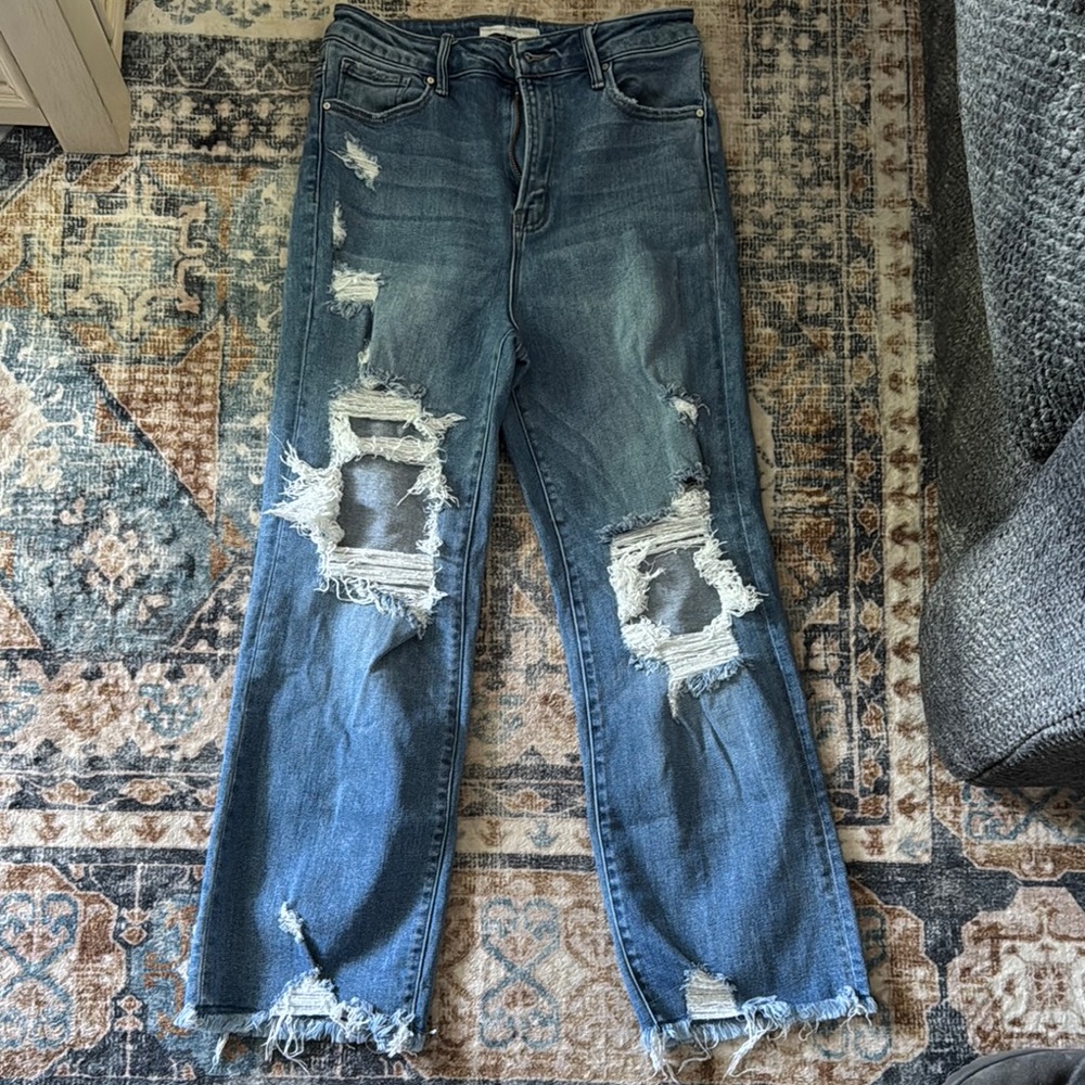 Risen Distressed Jeans with Classic Fit